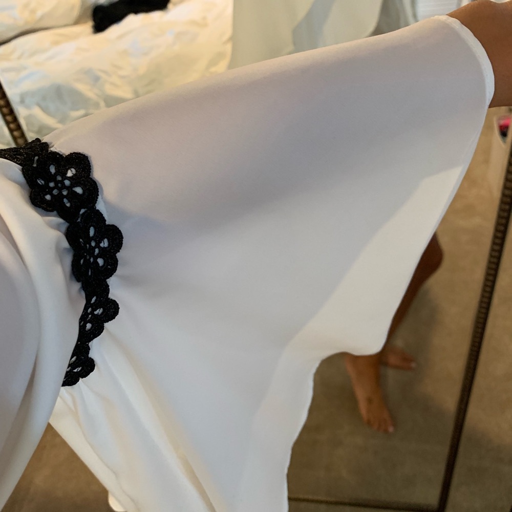 Pretty Blouse - Picture 4 of 4